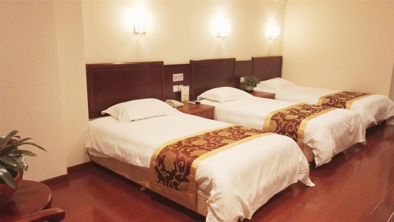 ג'ינגדג'ן Greentree Inn Jiangxi Jindezhen People Square Jindin Business Hotel מראה חיצוני תמונה