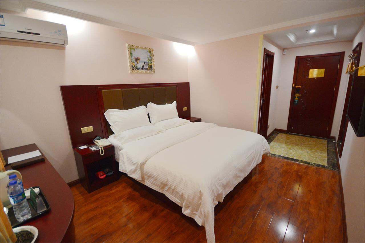 ג'ינגדג'ן Greentree Inn Jiangxi Jindezhen People Square Jindin Business Hotel מראה חיצוני תמונה